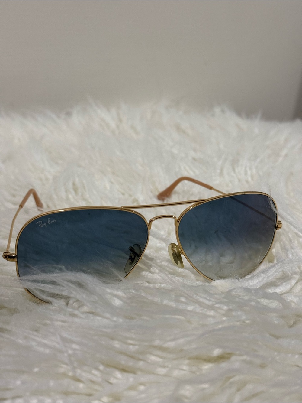 Ray-Ban Aviator Sunglasses with Blue Gradient Lenses and Gold Frame